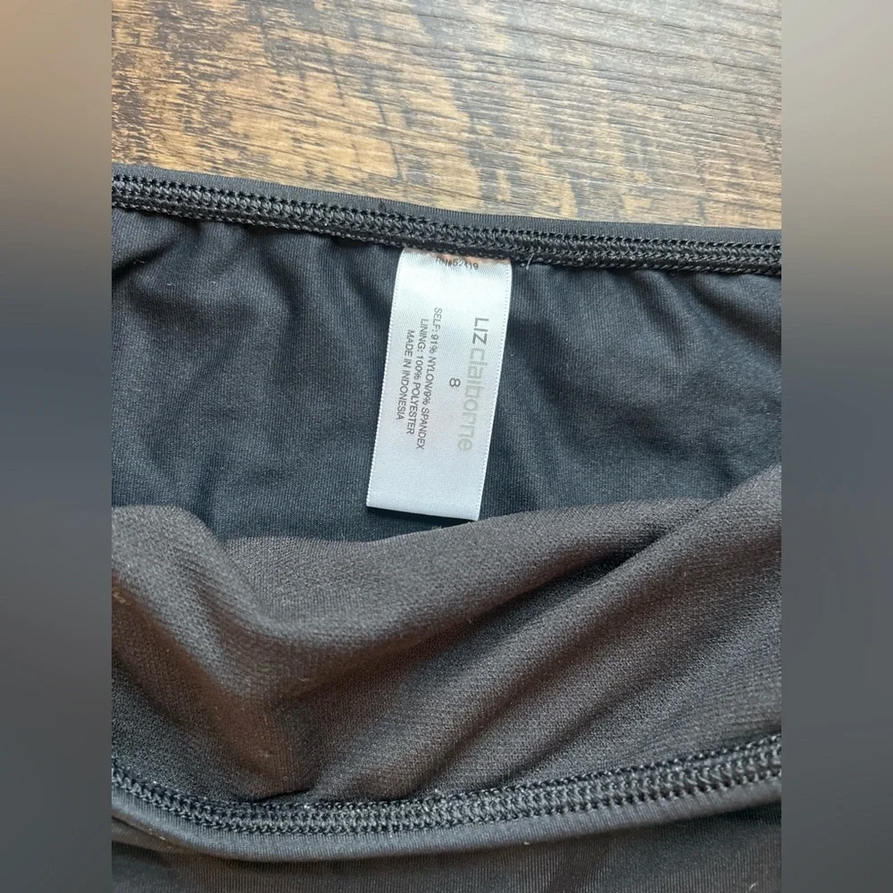 Liz Claiborne Women’s Black Scrunch Side Swim Skirt With Built in bottoms Size 8
